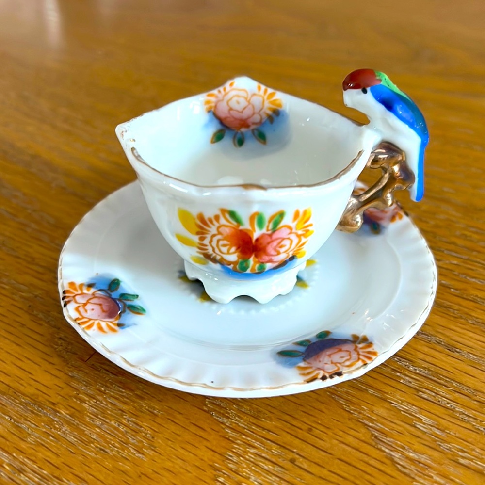 VINTAGE CHINA TEACUP & SAUCER